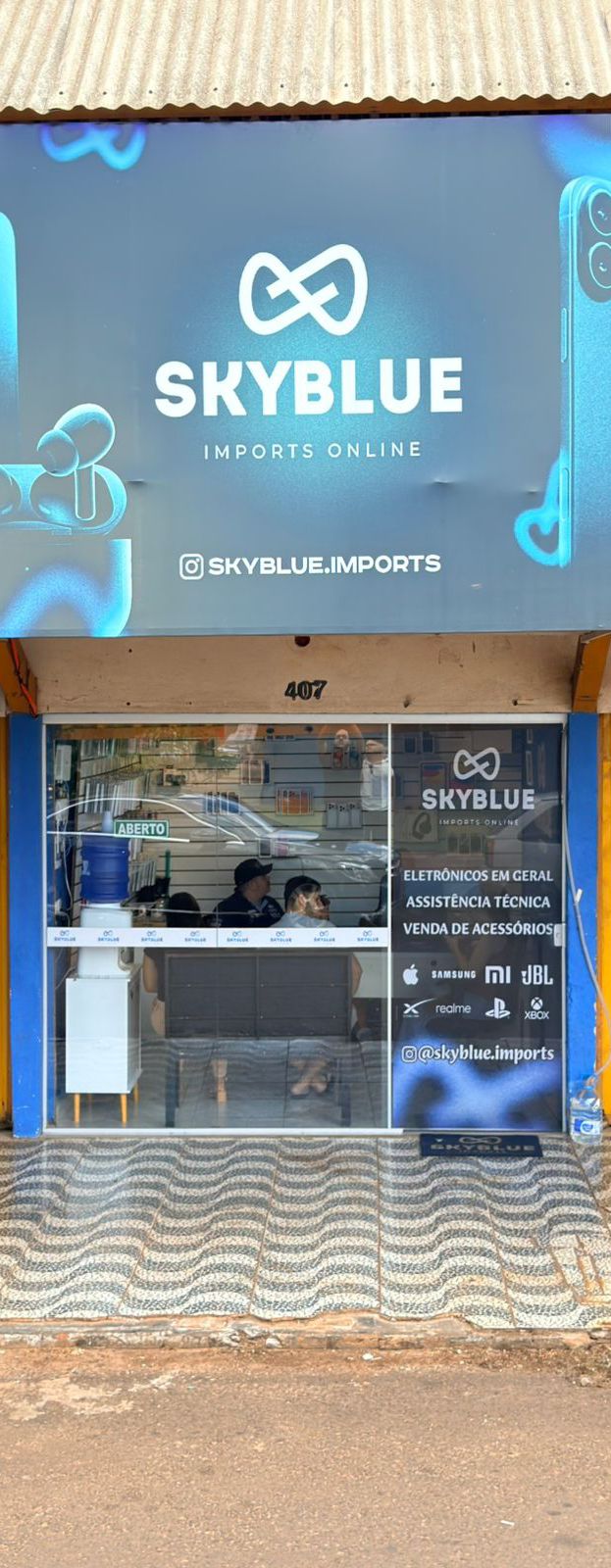 Fachada da loja SkyBlue Imports